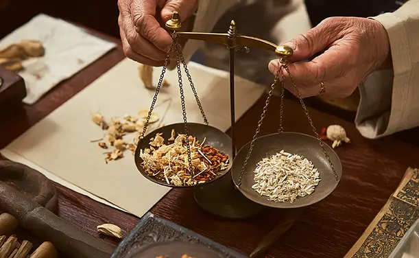 Laicuherb Tea Drink Production Process - Processing into Herbal Medicines